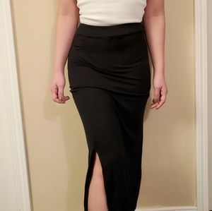 BOGO🔥 MAXI SKIRT WITH SLIT